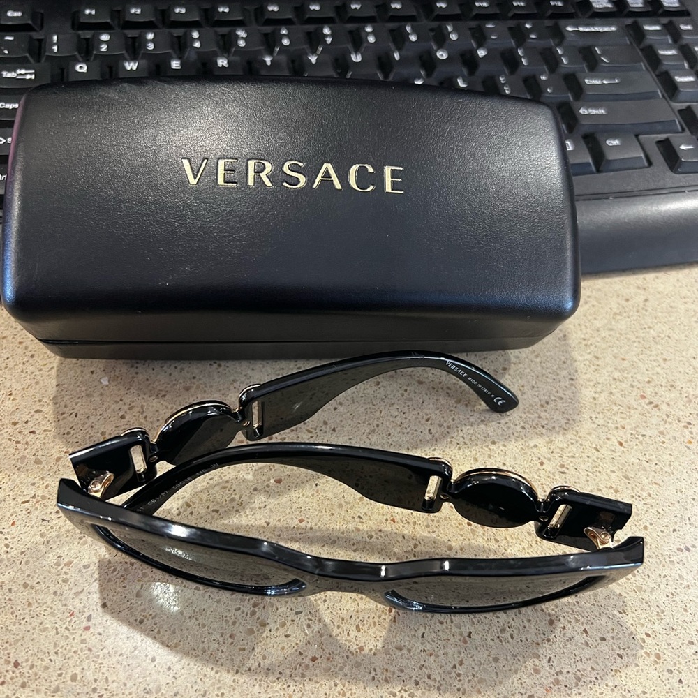 Versace Medusa glasses - Picture 2 of 5